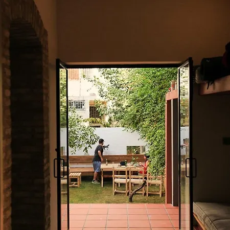 Hostel Flaneur