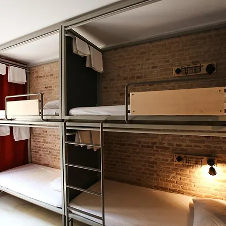 Hostel Flaneur *